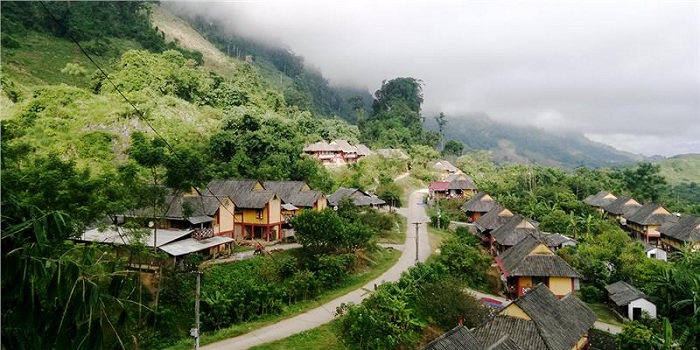 visit son la vietnam mong village